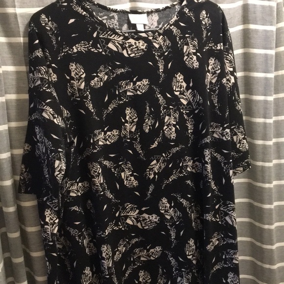 LuLaRoe Tops - LuLaRoe feather Irma small GUC!